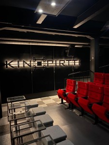 ELOKUVAELÄMYS CINEMA CAVESSA 