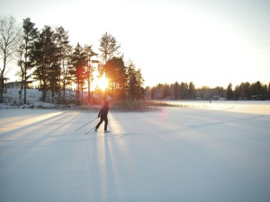 Retkiluistelua Näsijärven jäällä