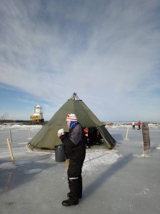Retkiluistelua Näsijärven jäällä